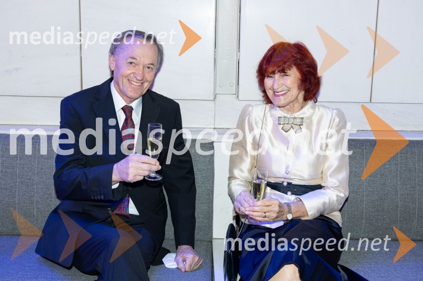  Marko Kavčič, vodja aktivnosti za skladnost z licenčnimi pravili, Microsoft Slovenija;  Meta Kavčič30. dobrodelni managerski koncert