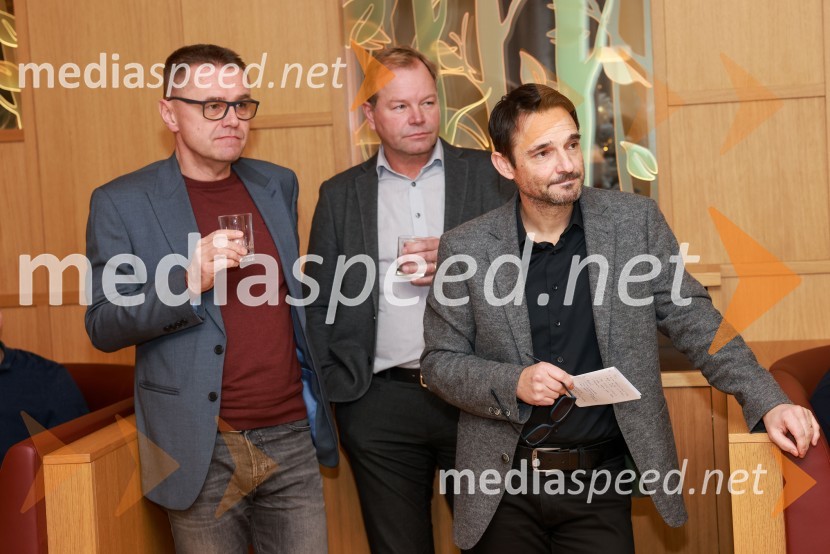  Petr Podlipny, direktor znamke Škoda pri Porsche Slovenija d.o.o.;  Marko Škriba, direktor znamke Volkswagen pri Porsche Slovenija d.o.o.;  Danilo Ferjančič, generalni direktor Porsche Slovenija d.o.oPorsche Slovenija, tradicionalno prednovoletno srečanje 2023