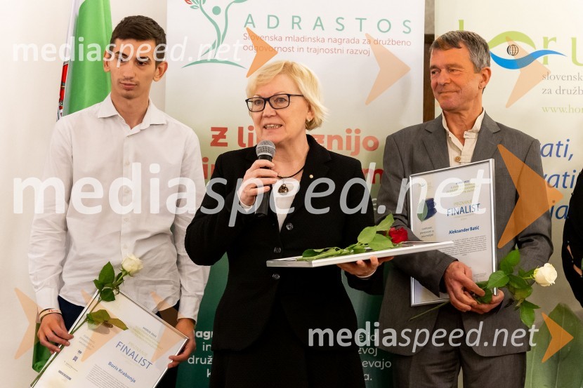  Boris Krabonja, humanitarec in UP-ornik; prof. dr. Lučka Lorber, prorektorica za kakovost, Univerza v Mariboru;  Aleksander BatičHorus in Adrastos 2023, slavnostna podelitev nagrad