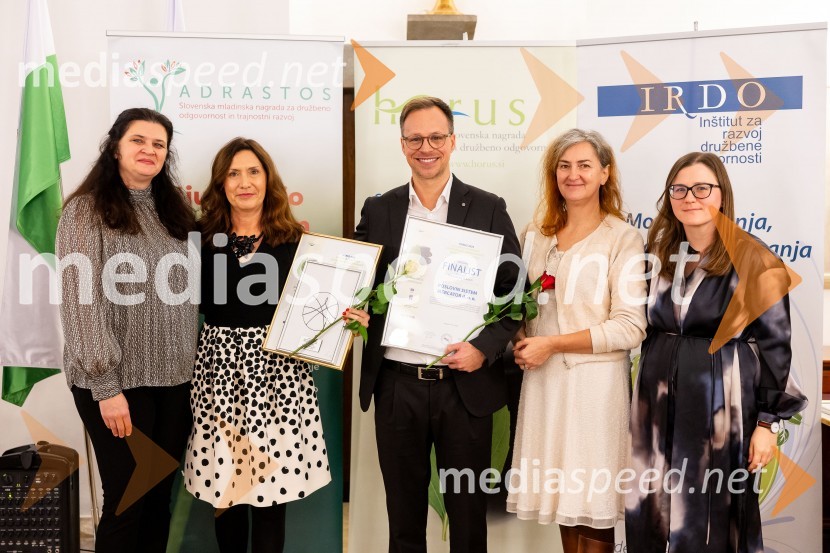 mag. Anita Hrast, direktorica, Inštitut IRDO, Inštitut za razvoj družbene odgovornosti ;  Majda Vodopivec, direktorica marketinga lastnih blagovnih znamk, Mercator;  Klemen Medved, Mercator d.o.o.; mag. Natalie Cvikl Postružnik, Insights, Ltd.;  Monika  Rajšp, Inštitut IRDO, Inštitut za razvoj družbene odgovornosti Horus in Adrastos 2023, slavnostna podelitev nagrad