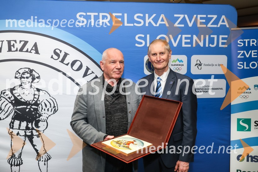  Nikolaj Mejaš, univ. dipl. psiholog;  Ljubo Germič, predsednik SZS (Strelska zveza Slovenije)Podeljena priznanja za najboljše strelke in strelce v letu 2023