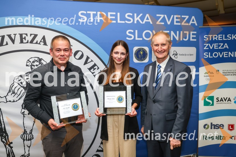  Aleš Košir, SD Gorenja vas;  Manja Slak, Strelsko društvo Gorenja vas;  Ljubo Germič, predsednik SZS (Strelska zveza Slovenije)Podeljena priznanja za najboljše strelke in strelce v letu 2023