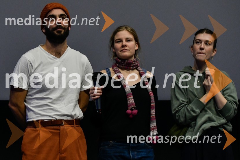  Tosja Flaker Berce, filmski režiser, igralec;  Katja Predan, igralka;  Mila Peršin, igralkaKaj pa Ester?, premiera slovenske romantične komedije v Mariboxu