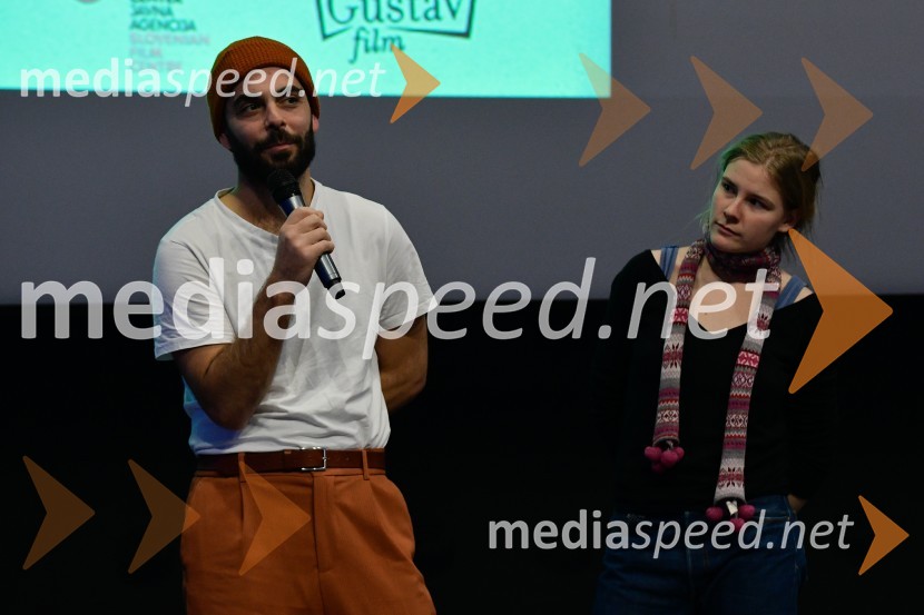  Tosja Flaker Berce, filmski režiser, igralec;  Katja Predan, igralkaKaj pa Ester?, premiera slovenske romantične komedije v Mariboxu