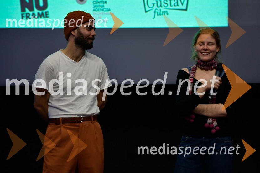  Tosja Flaker Berce, filmski režiser, igralec;  Katja Predan, igralkaKaj pa Ester?, premiera slovenske romantične komedije v Mariboxu