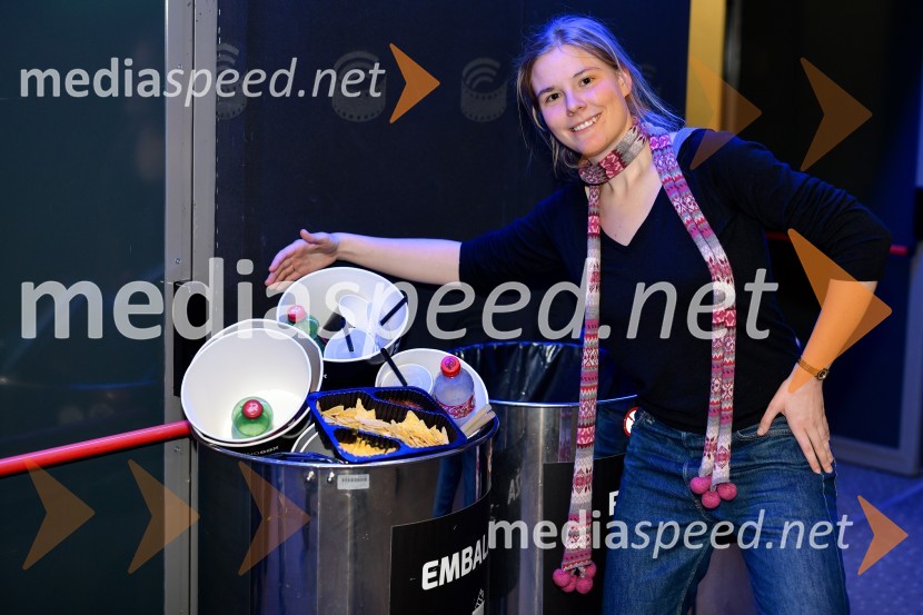  Katja Predan, igralkaKaj pa Ester?, premiera slovenske romantične komedije v Mariboxu