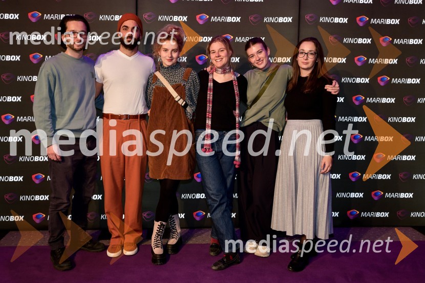  Andraž Jerič, filmski producent;  Tosja Flaker Berce, filmski režiser, igralec;  Suzana Krevh, igralka;  Katja Predan, igralka;  Mila Peršin, igralka;  Jerca Jerič, producentkaKaj pa Ester?, premiera slovenske romantične komedije v Mariboxu