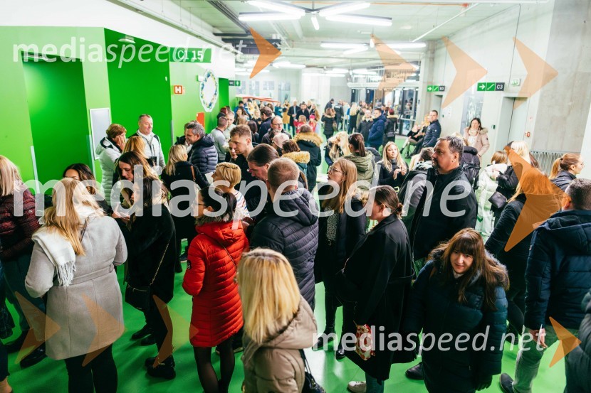 Nina Pušlar napolnila Stožice