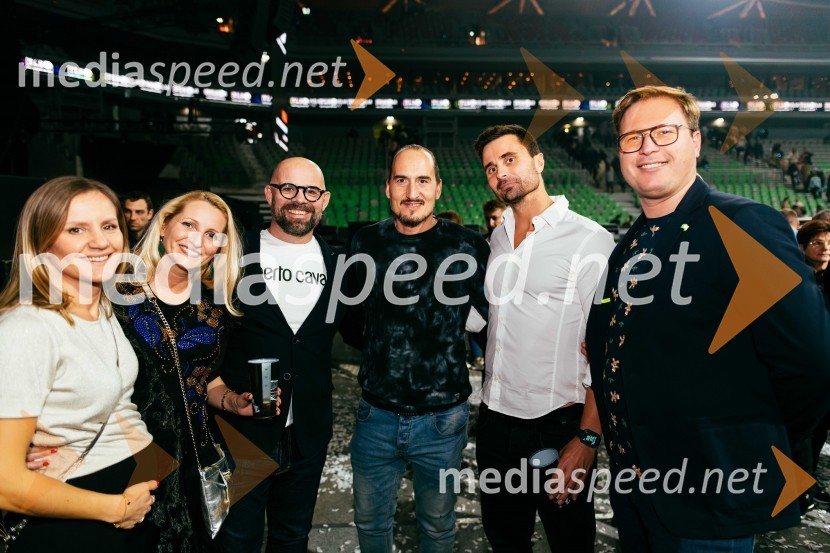  ... ;  ... ;  ... ;  Vid  Valič, stand-up komik, voditelj;  ... ;  ... Nina Pušlar napolnila Stožice