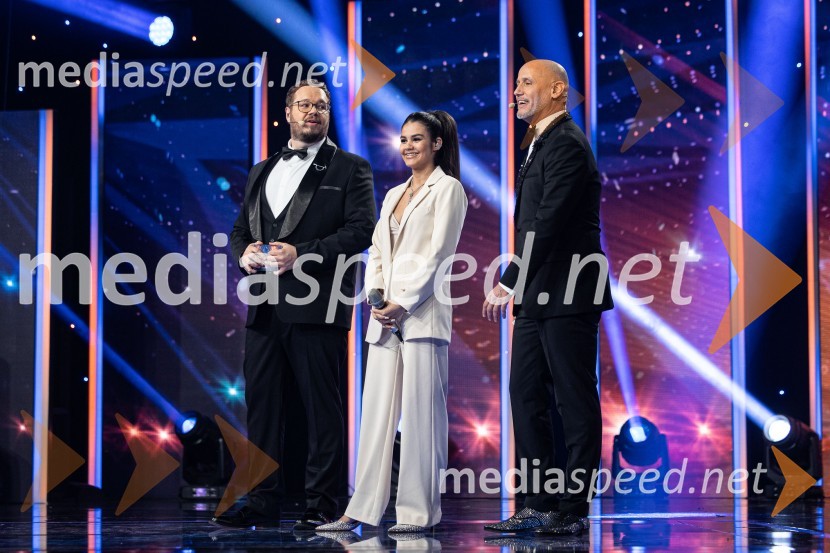  Sašo Stare, stand up komik, voditelj;  Maria Sofia Tovar Brčić, pevka;  Peter Poles, televizijski voditeljZmagovalec letošnjih Talentov je Domen Kljun