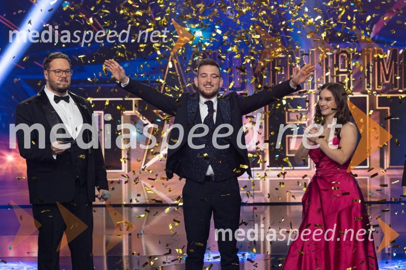  Sašo Stare, stand up komik, voditelj;  Domen Kljun, pevec;  Špela Šemrl, harmonikaricaZmagovalec letošnjih Talentov je Domen Kljun