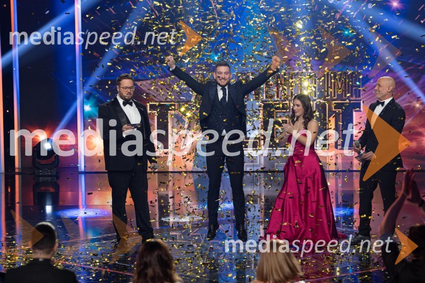  Sašo Stare, stand up komik, voditelj;  Domen Kljun, pevec;  Špela Šemrl, harmonikarica;  Peter Poles, televizijski voditeljZmagovalec letošnjih Talentov je Domen Kljun