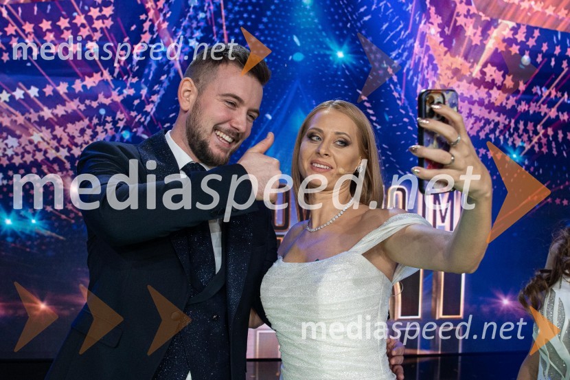  Domen Kljun, pevec;  Marjetka Vovk, pevka, duo MaraayaZmagovalec letošnjih Talentov je Domen Kljun