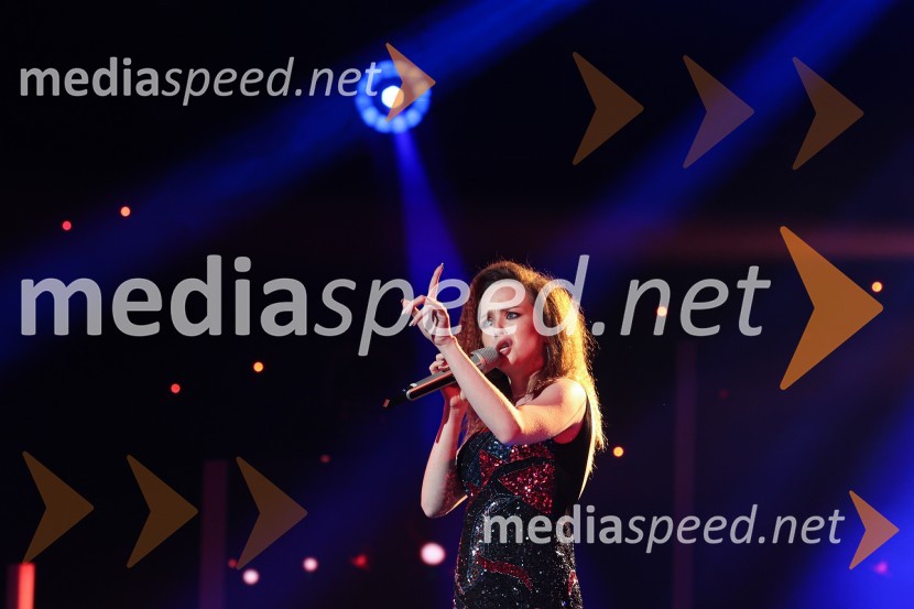  Nina Sirk, pevkaZmagovalec letošnjih Talentov je Domen Kljun