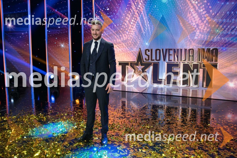  Domen Kljun, pevecZmagovalec letošnjih Talentov je Domen Kljun