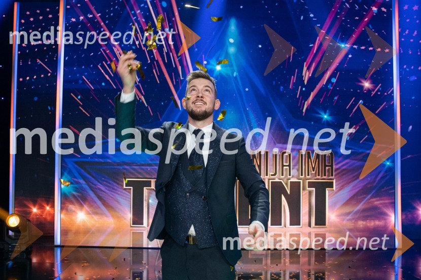  Domen Kljun, pevecZmagovalec letošnjih Talentov je Domen Kljun