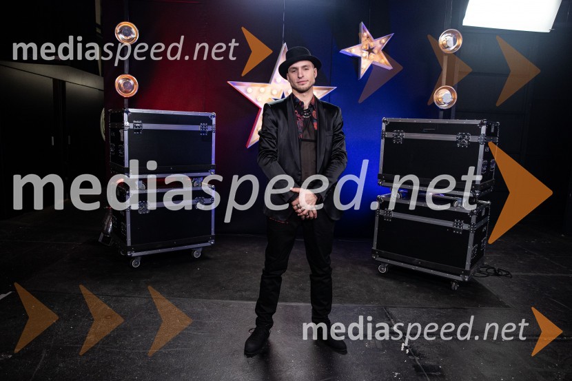  Jure Kotnik, pevecZmagovalec letošnjih Talentov je Domen Kljun