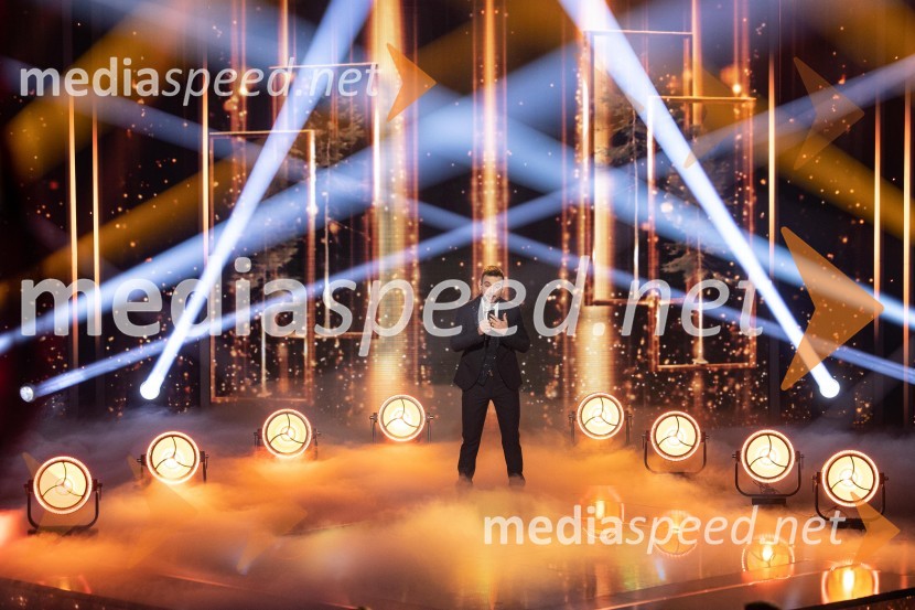  Domen Kljun, pevecZmagovalec letošnjih Talentov je Domen Kljun