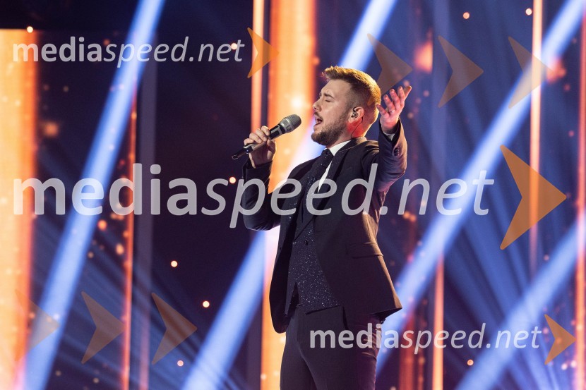  Domen Kljun, pevecZmagovalec letošnjih Talentov je Domen Kljun