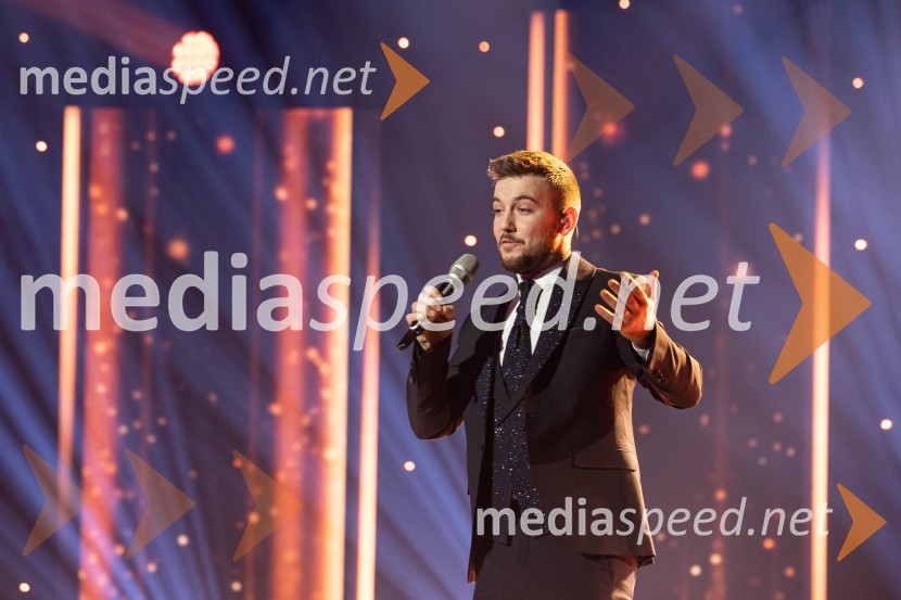  Domen Kljun, pevecZmagovalec letošnjih Talentov je Domen Kljun