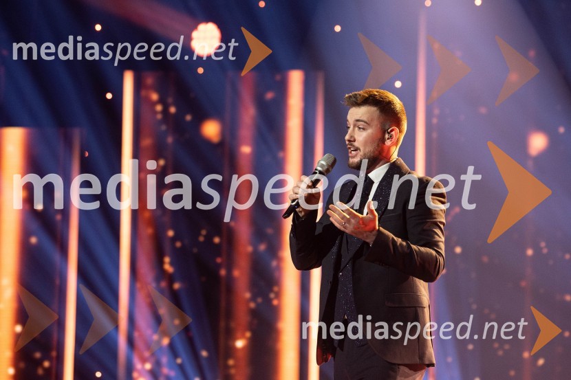  Domen Kljun, pevecZmagovalec letošnjih Talentov je Domen Kljun