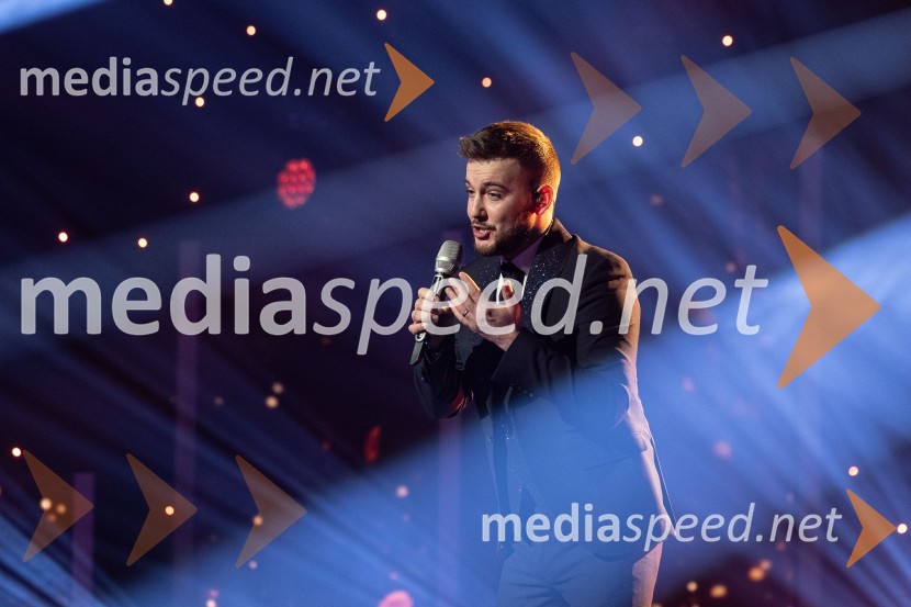  Domen Kljun, pevecZmagovalec letošnjih Talentov je Domen Kljun