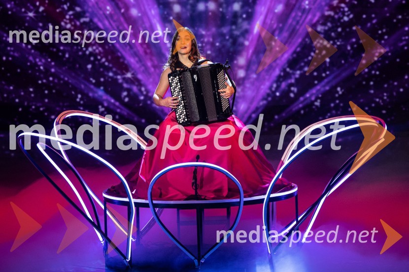  Špela Šemrl, harmonikaricaZmagovalec letošnjih Talentov je Domen Kljun