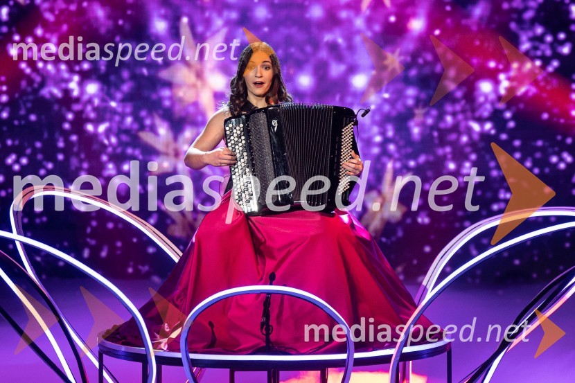  Špela Šemrl, harmonikaricaZmagovalec letošnjih Talentov je Domen Kljun