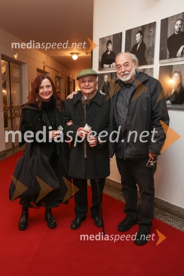  Darja Hlavka Godina, glasbena oblikovalka;  ... ;  Karpo Godina, režiserKar hočete, premiera Shakespearove drame v SNG Drama Ljubljana