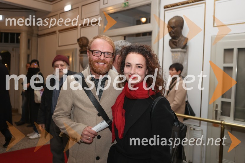  Rok  Matek, igralec;  Urška Taufer, igralkaKar hočete, premiera Shakespearove drame v SNG Drama Ljubljana