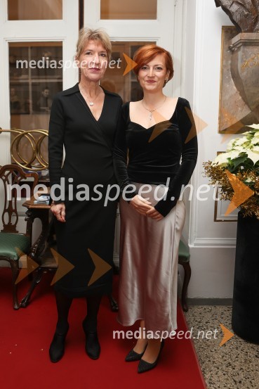  Vesna Jurca Tadel, ravnateljice SNG Drama Ljubljana; dr. Asta Vrečko, ministrica za kulturoKar hočete, premiera Shakespearove drame v SNG Drama Ljubljana