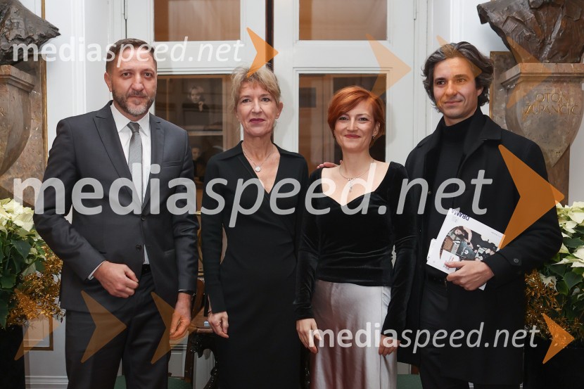  Klemen Boštjančič, minister za finance;  Vesna Jurca Tadel, ravnateljice SNG Drama Ljubljana; dr. Asta Vrečko, ministrica za kulturo;  Luka Mesec, podpredsednik vlade in minister za delo, družino, socialne zadeve in enake možnostiKar hočete, premiera Shakespearove drame v SNG Drama Ljubljana