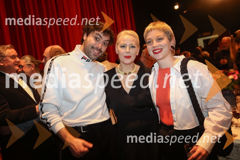  Benjamin Krnetić, igralec;  Polona  Juh, igralka;  ... Kar hočete, premiera Shakespearove drame v SNG Drama Ljubljana