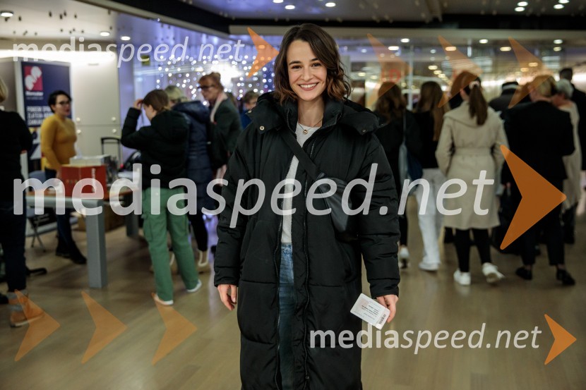  Gaja Filač, igralkaPod svobodnim soncem, premiera koprodukcijske uprizoritve v Cankarjevem domu