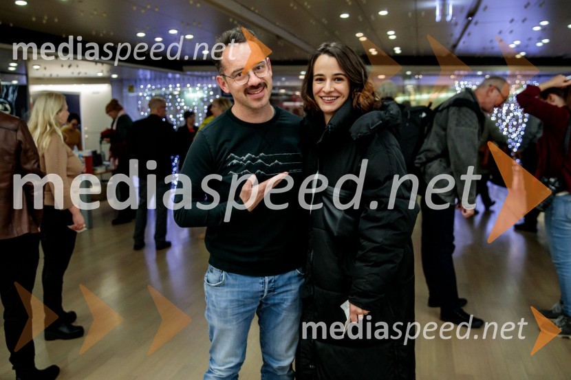  Jože Robežnik, igralec;  Gaja Filač, igralkaPod svobodnim soncem, premiera koprodukcijske uprizoritve v Cankarjevem domu