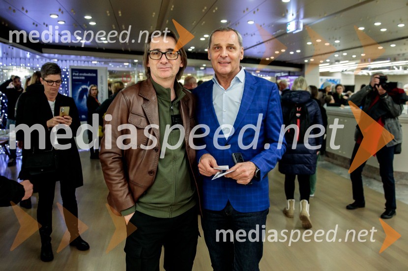  Aleksandar  Popovski, režiser, umetniški direktor Drame SNG Maribor;  Danilo Rošker, direktor SNG MariborPod svobodnim soncem, premiera koprodukcijske uprizoritve v Cankarjevem domu