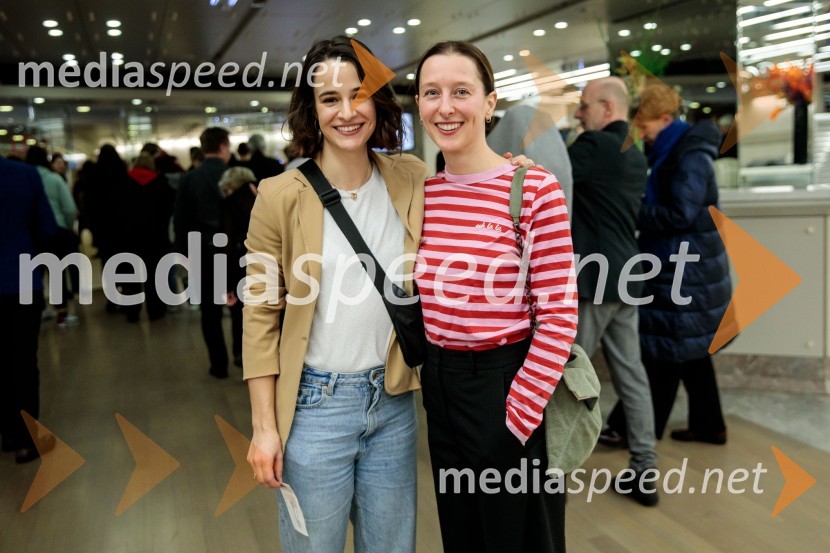  Gaja Filač, igralka;  Sara Gorše, igralkaPod svobodnim soncem, premiera koprodukcijske uprizoritve v Cankarjevem domu