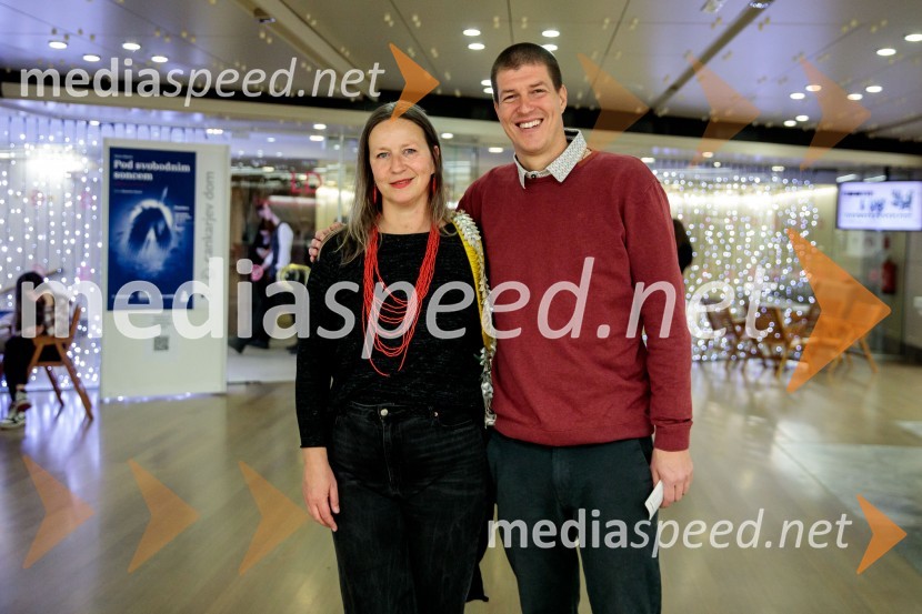  ... ;  Goran Vojnović, pisatelj, kolumnist, režiserPod svobodnim soncem, premiera koprodukcijske uprizoritve v Cankarjevem domu