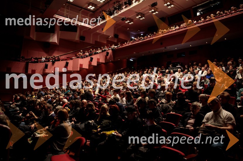 Pod svobodnim soncem, premiera koprodukcijske uprizoritve v Cankarjevem domu