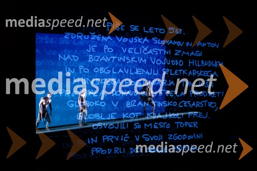 Pod svobodnim soncem, premiera koprodukcijske uprizoritve v Cankarjevem domu