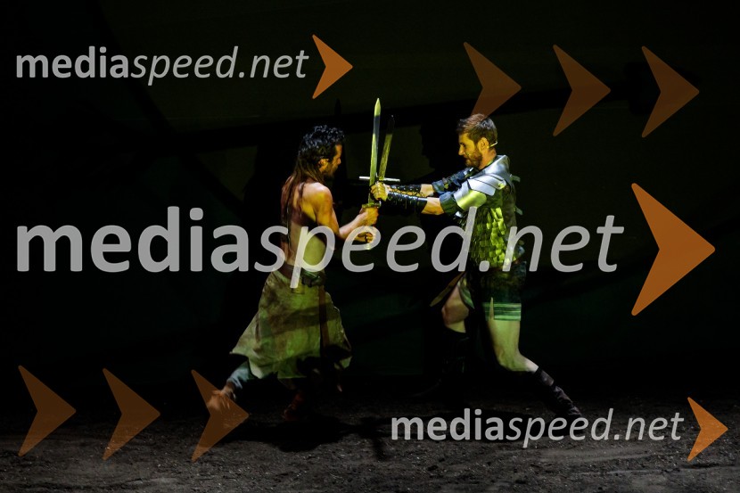  Matija Rupel, igralec;  Robert Korošec, igralecPod svobodnim soncem, premiera koprodukcijske uprizoritve v Cankarjevem domu