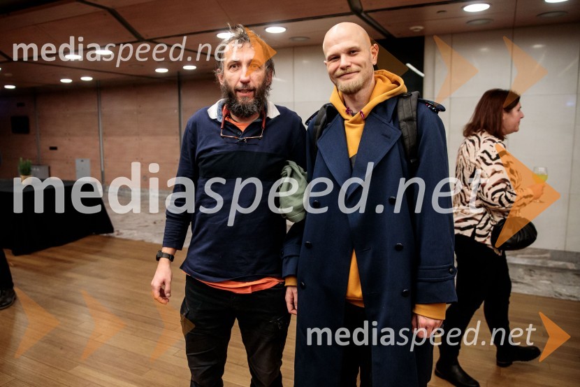  Damijan Stepančič, ilustrator in slikar;  Miran Bratuš, animator in oblikovalec videaPod svobodnim soncem, premiera koprodukcijske uprizoritve v Cankarjevem domu