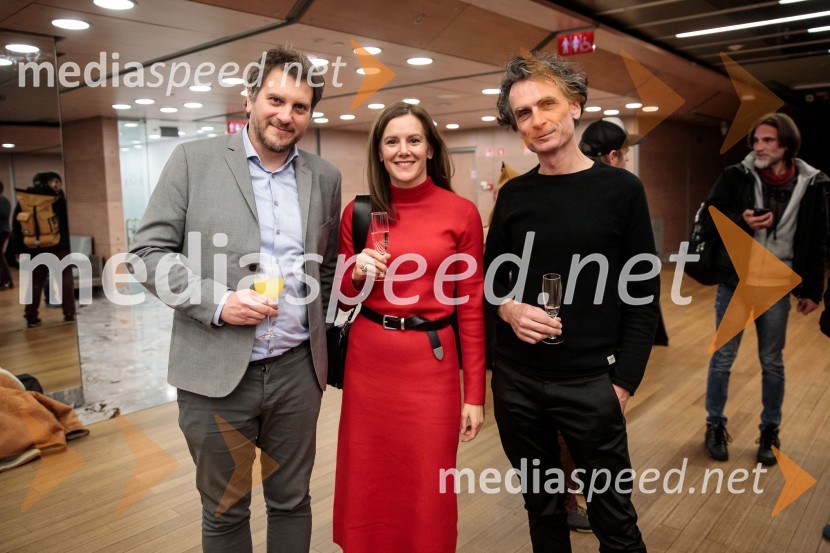  Marko Bratuš, umetniški vodja SNG Nova Gorica;  Nataša Babič, igralka;  Jure Longyka, moderatorPod svobodnim soncem, premiera koprodukcijske uprizoritve v Cankarjevem domu