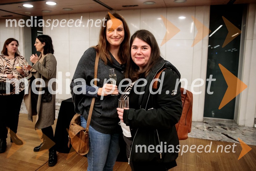  Sandra Smiljanič;  Neta ZalarPod svobodnim soncem, premiera koprodukcijske uprizoritve v Cankarjevem domu