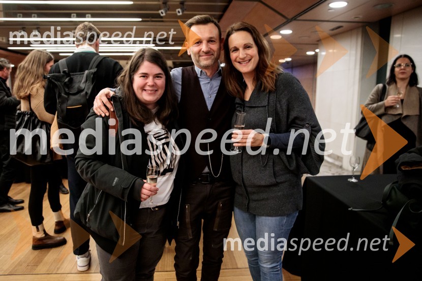  Neta Zalar;  Viktor Hrvatin Meglič, igralec;  Sandra SmiljaničPod svobodnim soncem, premiera koprodukcijske uprizoritve v Cankarjevem domu