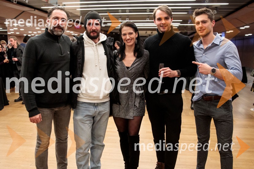  Gorazd Žilavec, igralec;  Matija Rupel, igralec;  Eva Kraš, igralka;  Blaž Dolenc, igralec;  Matej Zemljič, igralecPod svobodnim soncem, premiera koprodukcijske uprizoritve v Cankarjevem domu