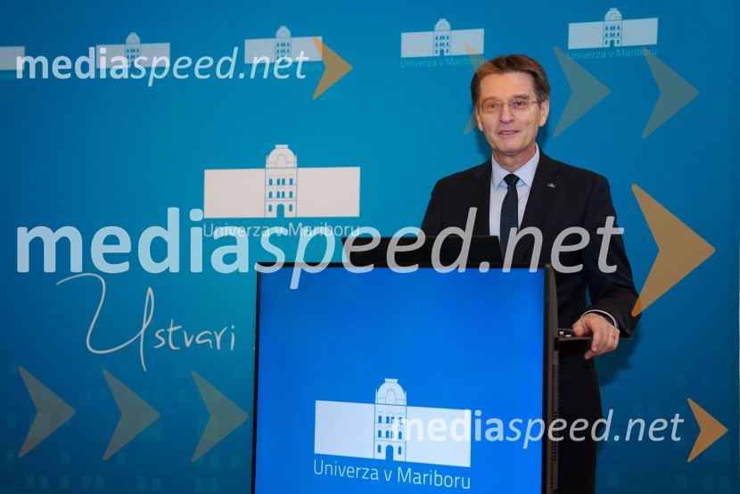 prof. dr. Zdravko Kačič, rektor Univerze v MariboruPodpis sporazuma o sodelovanju med Univerzo v Mariboru in Tehniško univerzo v Gradcu