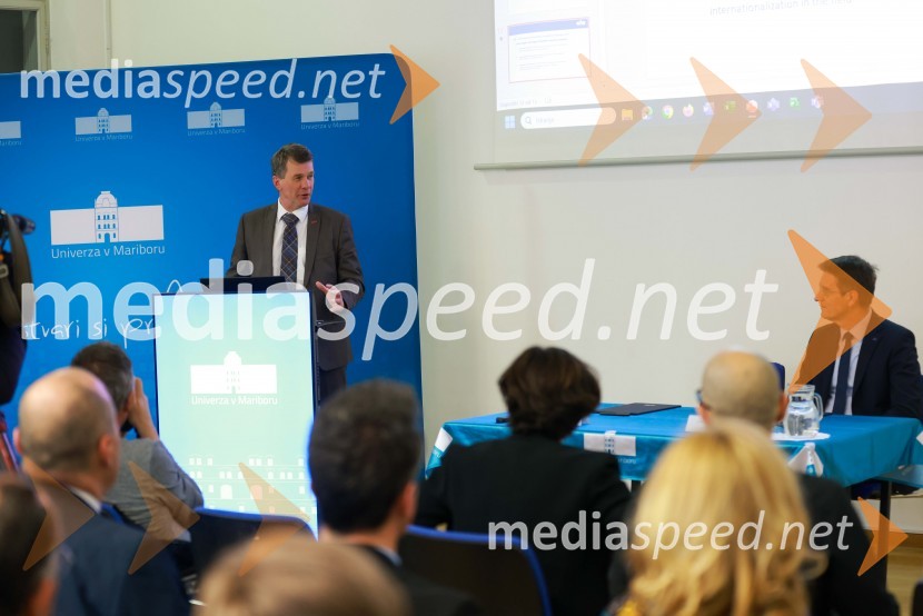 prof. dr. Horst Bischof, rektor TU Graz; prof. dr. Zdravko Kačič, rektor Univerze v MariboruPodpis sporazuma o sodelovanju med Univerzo v Mariboru in Tehniško univerzo v Gradcu