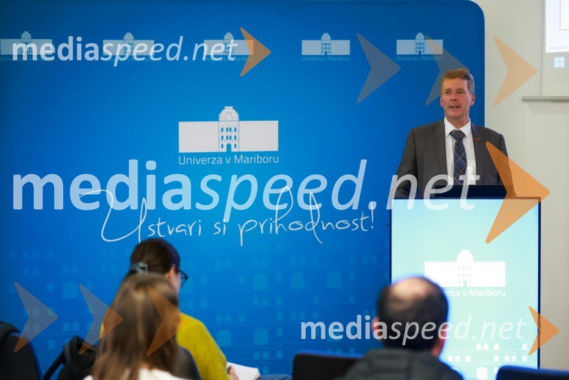 prof. dr. Horst Bischof, rektor TU GrazPodpis sporazuma o sodelovanju med Univerzo v Mariboru in Tehniško univerzo v Gradcu