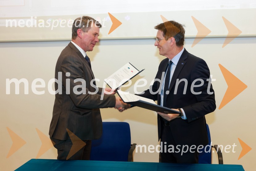 prof. dr. Horst Bischof, rektor TU Graz; prof. dr. Zdravko Kačič, rektor Univerze v MariboruPodpis sporazuma o sodelovanju med Univerzo v Mariboru in Tehniško univerzo v Gradcu